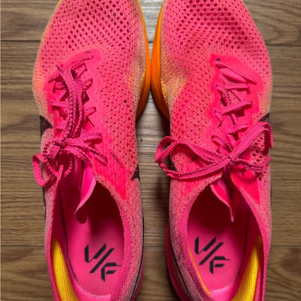 Vibrant Pink Men’s Vaporfly 3s - Picture 1 of 6